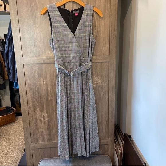Vince Camuto Plaid A line pleated dress size 6 belted Midi - Picture 1 of 11